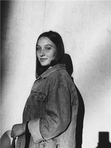 Soy estudiante. tengo aprobados con excelencia los igcse de inglés de cambridge. vivo en madrid y doy clases particulares de inglés a niños y adultos