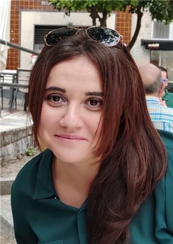 Doy clases particulares principalmente de matemáticas y fisica y química a nivel de primaria, eso y bachiller. también presto apoyo en otras asignatur