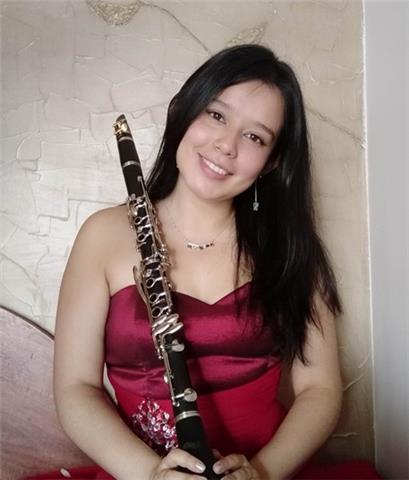 Clases a personas interesadas en conocer mejor la técnica del clarinete, tipos de características; a demás de incursionar en repertorio internacional