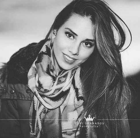 Graduada en educación primaria con mención en inglés