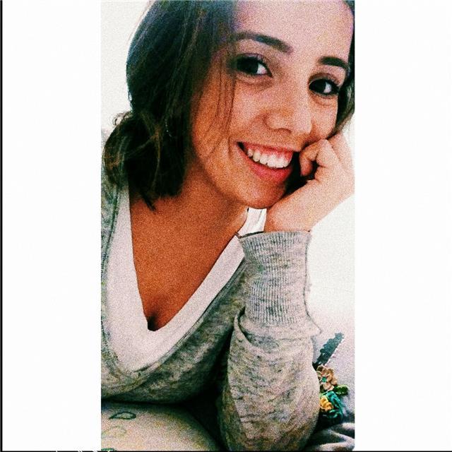 Soy una estudiante de primero de enfermería que da clases particulares para alumnos desde 1° de primaria hasta 3° eso. horarios de tarde