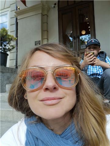 Insegnante madrelingua ucraina impartisce lezioni di russo