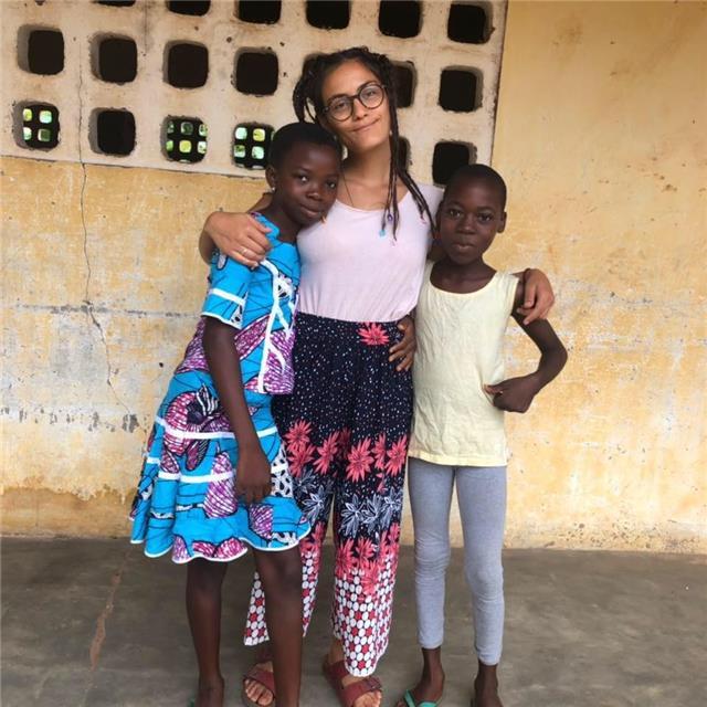 Studentessa diplomata al linguistico con doppio diploma esabac