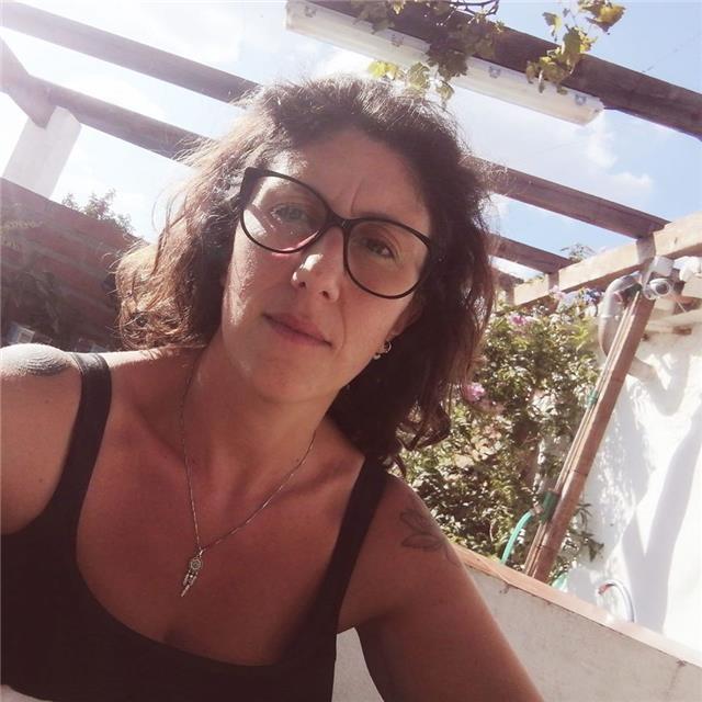 Idioma y hablante nativa de idioma italiano. vivo cerca de málaga. puedo hacer clase particular presenciales y on line. contáctame!