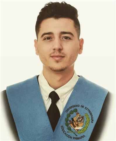 Profesor de educación primaria en la rama de educación física y posesión de un máster en iniciación y rendimiento deportivo