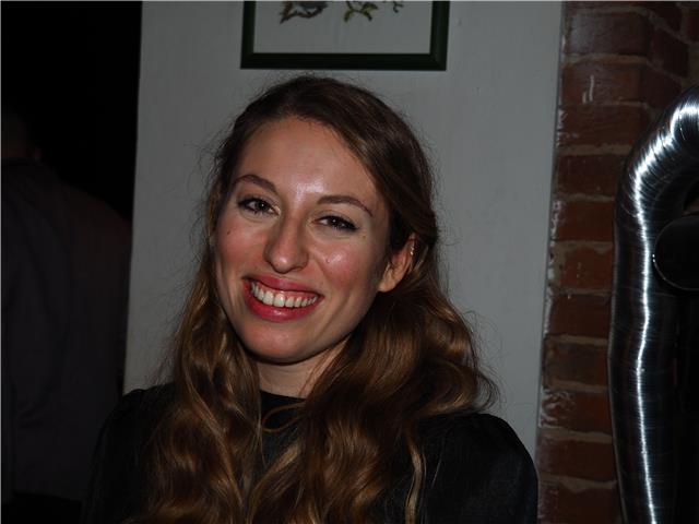 Studentessa offre ripetizioni d'inglese a studenti/esse (livello C1)