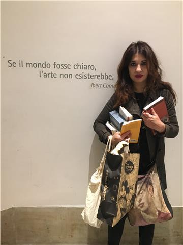 Insegnante di italiano, docente anche di scrittura creativa, offre lezioni e ripetizioni on Line. Aiuto ad amare il potere della parola giusta