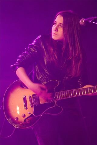 Clases de guitarra eléctrica en barcelona. todos los niveles. método didáctico y dinámico