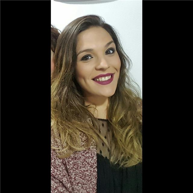 Maestra de Educación Primaria para diferentes materias