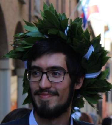 Laureando in Filologia, letteratura e tradizione classica, offre ripetizioni di greco antico, latino e italiano a studenti della s