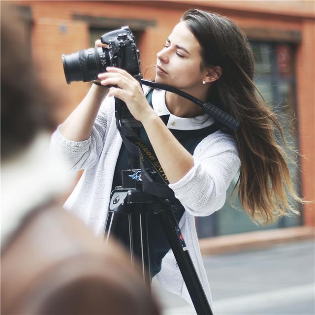 Photographe professionnelle, je propose des cours à domicile, en extérieur ou bien en ligne sur Marseille et dans la Région PACA