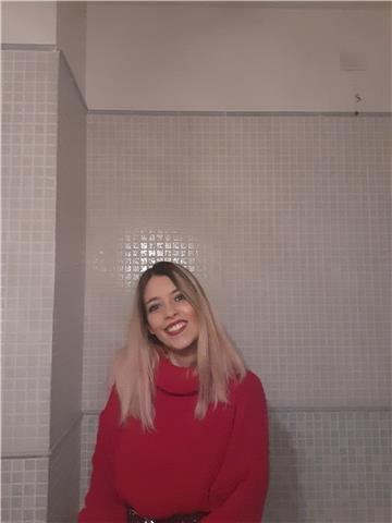 Ragazza diplomata in lingue offre disponibilità nell'aiutare bambini e ragazzi fino alla scuola media.
Disponibile per tutte le materie. Lingue: inglese, francese e spagnolo