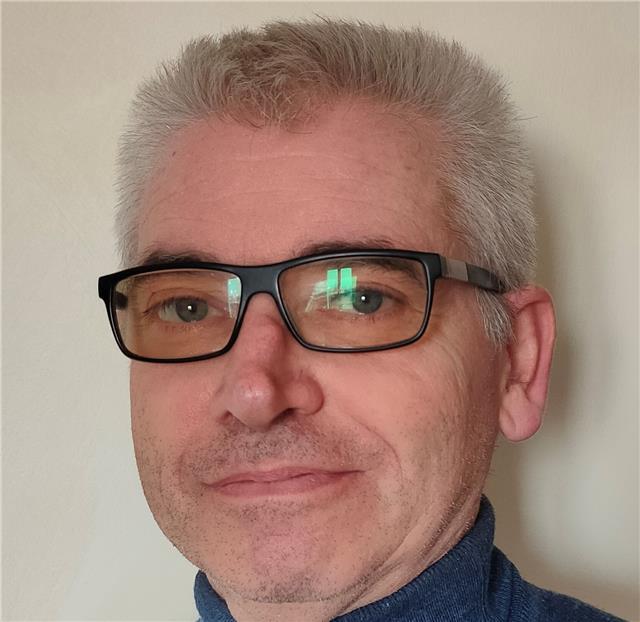 laureato col massimo pluriennale esperienza impartisce ogni ordine