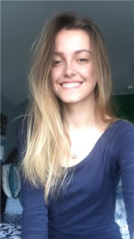 Studentessa universitaria offre lezioni private e aiuto compiti