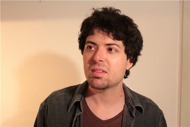 Appassionato di storia, attore teatrale, interessato alla ricerca