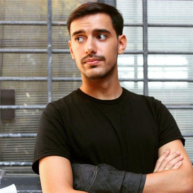 Laureato in Francese e Spagnolo offre ripetizioni