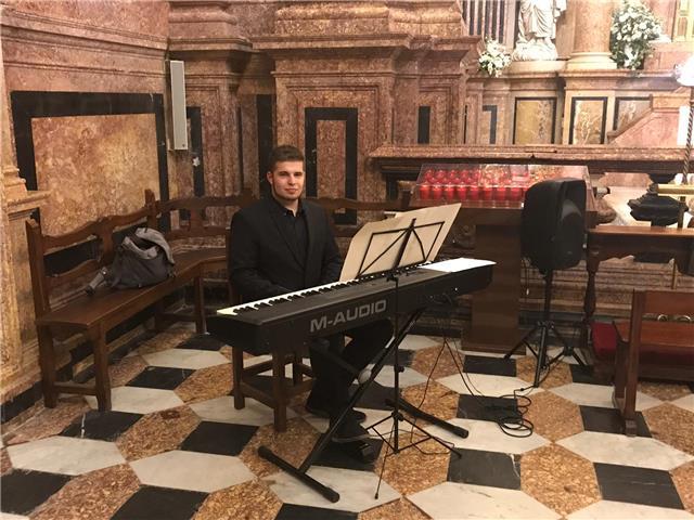 Hola! soy estudiante y tengo experiéncia dando classes particulares ya sea para repasar y avanzar com para ponerse al dia