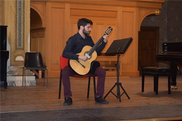 maestro in chitarra classica