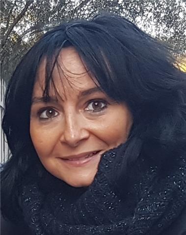 Docente con esperienza quinquennale impartisce lezioni private a studenti delle scuole medie