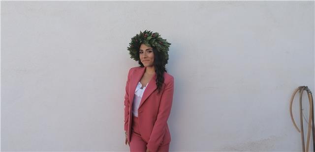 Studentessa laureata in lingue e letterature straniere alla triennale e attualmente iscritta alla magistrale, impartisce lezioni via telematica a studenti delle medie e superiori per aiutare l'apprendimento della lingua spagnola