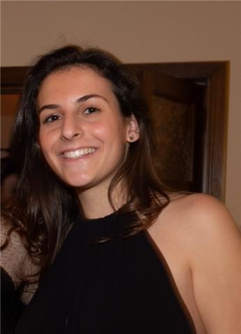 Sono una studentessa universitaria, offro lezioni di inglese online a persone di età compresa tra i 5 e i 14 anni. Ho fatto numerose esperienze all'estero e ho conseguito la certificazione CAE(C1)