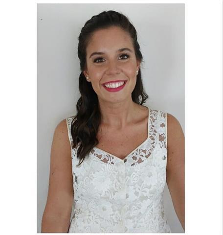 Profesora de castellano nativo, con nivel de inglés avanzado, fluido oral y escrito, ofrece clases particulares de todas las materias, apoyo escolar, ayuda con las tareas. 

planificación, organización y proyección del año escolar. 

asesoría pedagógica. 