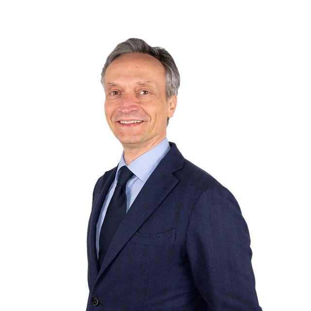 Licenciatura em história pela universidade do minho, dou aulas a interessados em conhecer a história mundial das idades contemporânea e moderna