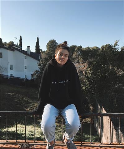 Universitaria de segundo año con nivel de inglés alto y experiencia en clases particulares