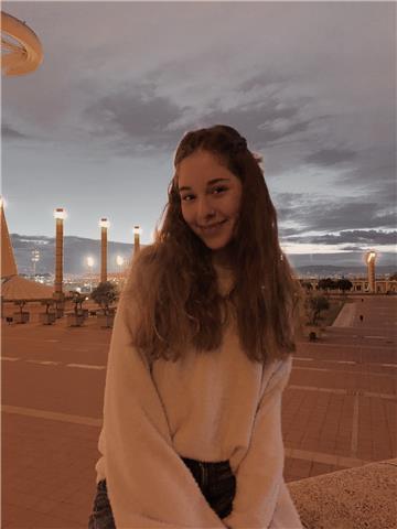 Estudiante de educación primaria en la universidad. me gustaría dar clases a alumnos de primaria, dispuesta para todas las asignaturas