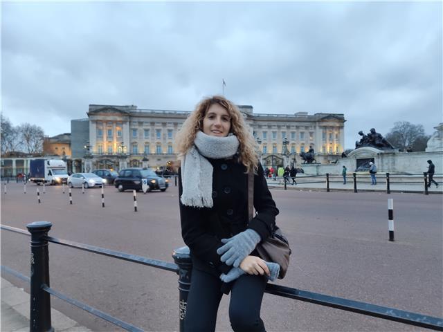 Doy clases particulares a alumnos de primaria, secundaria y bachillerato. también a personas adultas