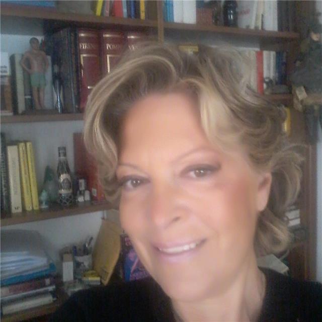 Interprete di conferenza e traduttrice disponibile per lezioni private in presenza o online scuole medie, superiori ed universitarie o chi necessita di imparare il tedesco per lavoro o a scopo turistico