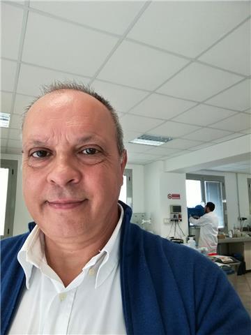 Laureato in chimica industriale a Pisa con specializzazione in chimica organica al Politecnico di Milano, disponibile a fornire lezioni online su argomenti correlati alla materia (generale, inorganica, organica)
