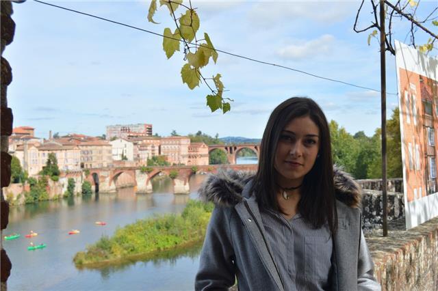 Profesora de francés habiendo estado 2 años en Francia