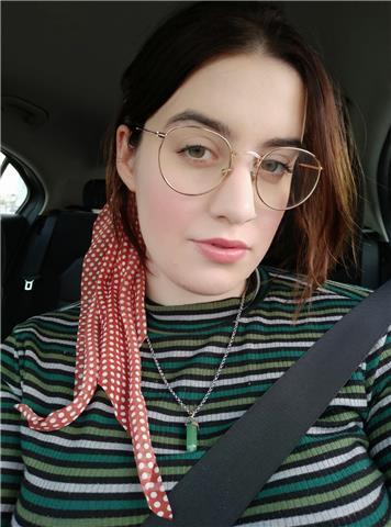 Profesora recién graduada de português y de inglés (todos los niveles). ofrezco clases online onpresenciales en santiago de compostela