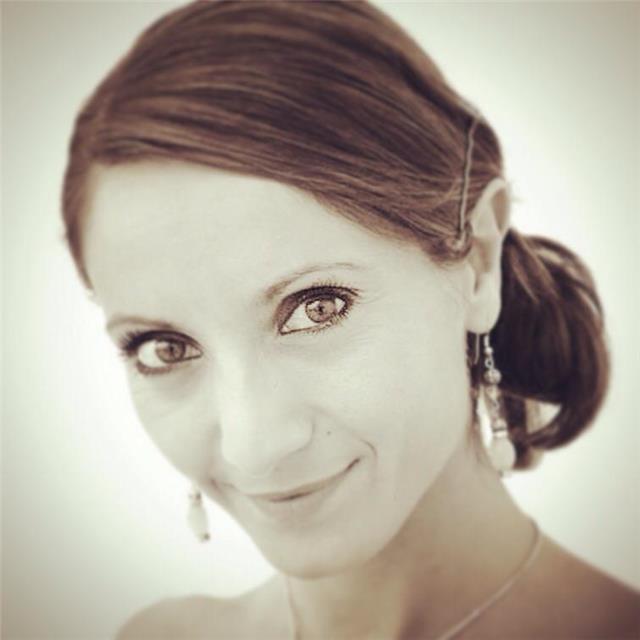 Prima ballerina di danza classica internazionale offre lezioni esclusive di tecnica, coreografia, repertorio e tant'altro!