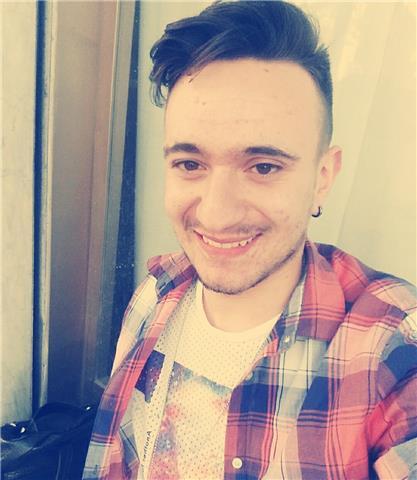 Laureando offre ripetizioni di lingue straniere e materie letterarie per studenti di scuole medie e superiori