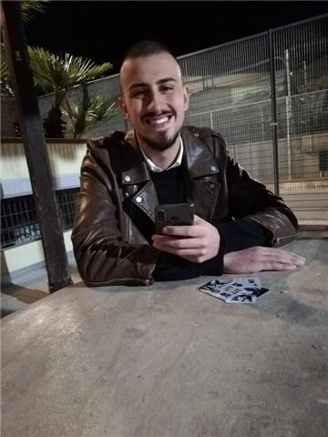 Insegnante laurato in storia offre ripetizioni in materie umanistiche

-storia
-filosofia
-italiano
-latino
-greco
-geografia