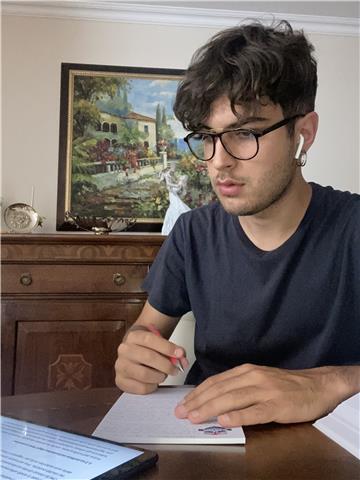 Studente di giurisprudenza con buona conoscenza dell’inglese (al momento livello B1) offre ripetizioni di diritto per le scuole superiori e di inglese per elementari e medie