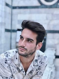 Insegnante di Inglese e materie letterarie con esperienza in Inghilterra