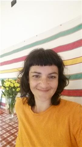Insegnante con oltre vent'anni di esperienza tra Italia ed Ecuador, offre lezioni di spagnolo personalizzate a studenti di ogni età e con diverse esigenze di apprendimento. Un viaggio alla scoperta della lingua spagnola attraverso le sue molteplici cultur