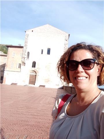 Professionista delle Arti condivide saperi nelle discipline letterarie in modalità online, con nuove metodologie di studio x un veloce apprendimento