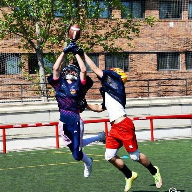 Se imparten clases de ingles y economia