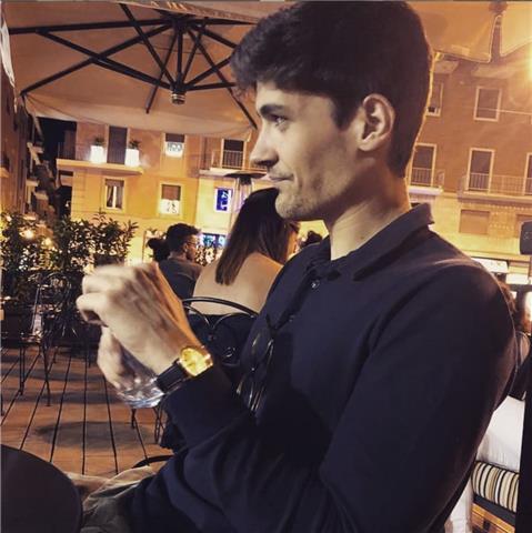 Laureato in fisica impartisce ripetizioni di fisica e matematica