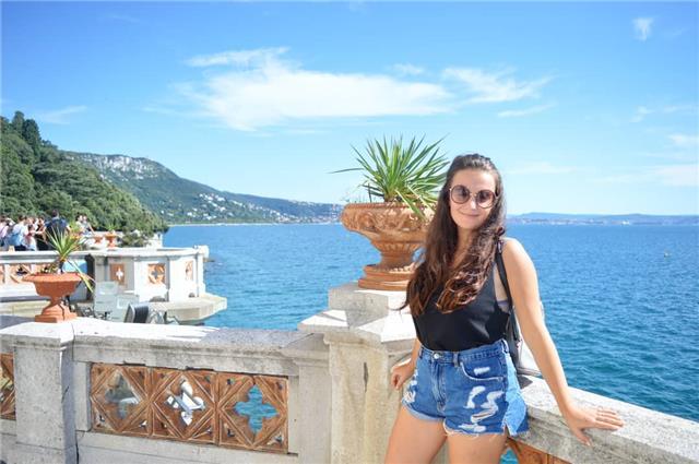Studentessa universitaria offre ripetizioni di inglese, non esitate a contattarmi!