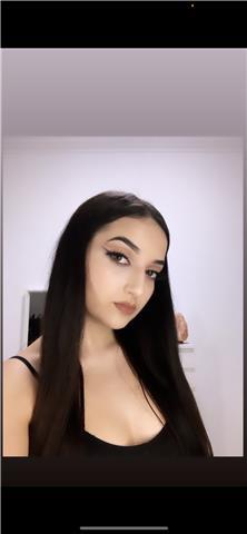 Soy una estudiante que termino bachiller y apunto de ingresar a la universidad, me gusta el inglés y me gustaría impartir clases a niños con un nivel con poco conocimiento y ayudarlos con sus tareas etc