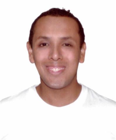 Profesor de ingles imparte clases a adultos jovenes