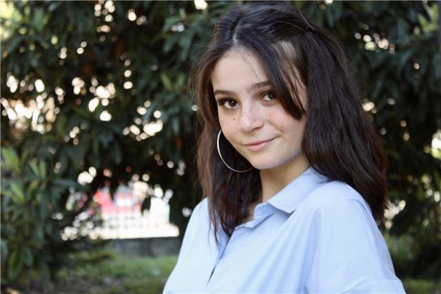 Sono una studentessa di terza liceo scientifico, offro ripetizioni/aiuto compiti per bambini e ragazzi delle elementari o medie