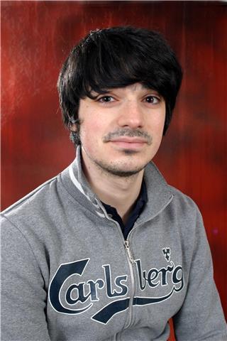 Neolaureato col massimo dei voti offre ripetizioni di INGLESE (grammatica e letteratura), ITALIANO (grammatica, scrittura di temi e letteratura), LATINO (grammatica e letteratura), STORIA, MATEMATICA