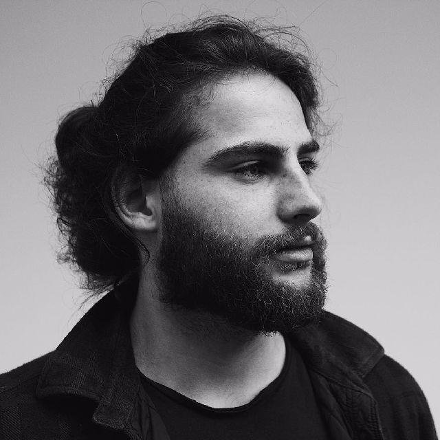 Profesor de inglés, he vivido en estados unidos y tengo un nivel equivalente al c2