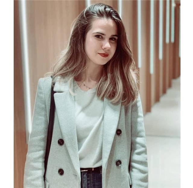 Graduada en Filología Inglesa. Improve your English speaking skills with me! Clases orales de inglés para mejorar el Speaking